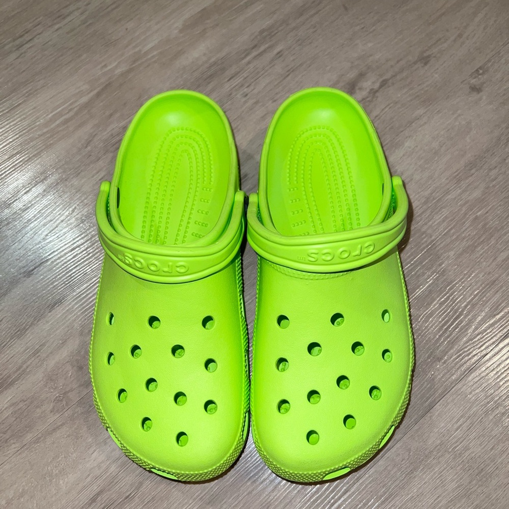 Crocs Classic Clog Neon Green mens sz 10